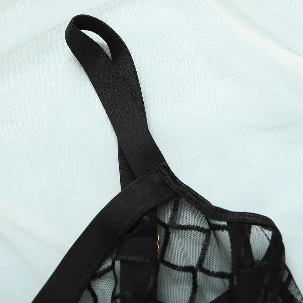 Aria | Cuerpo de trajes