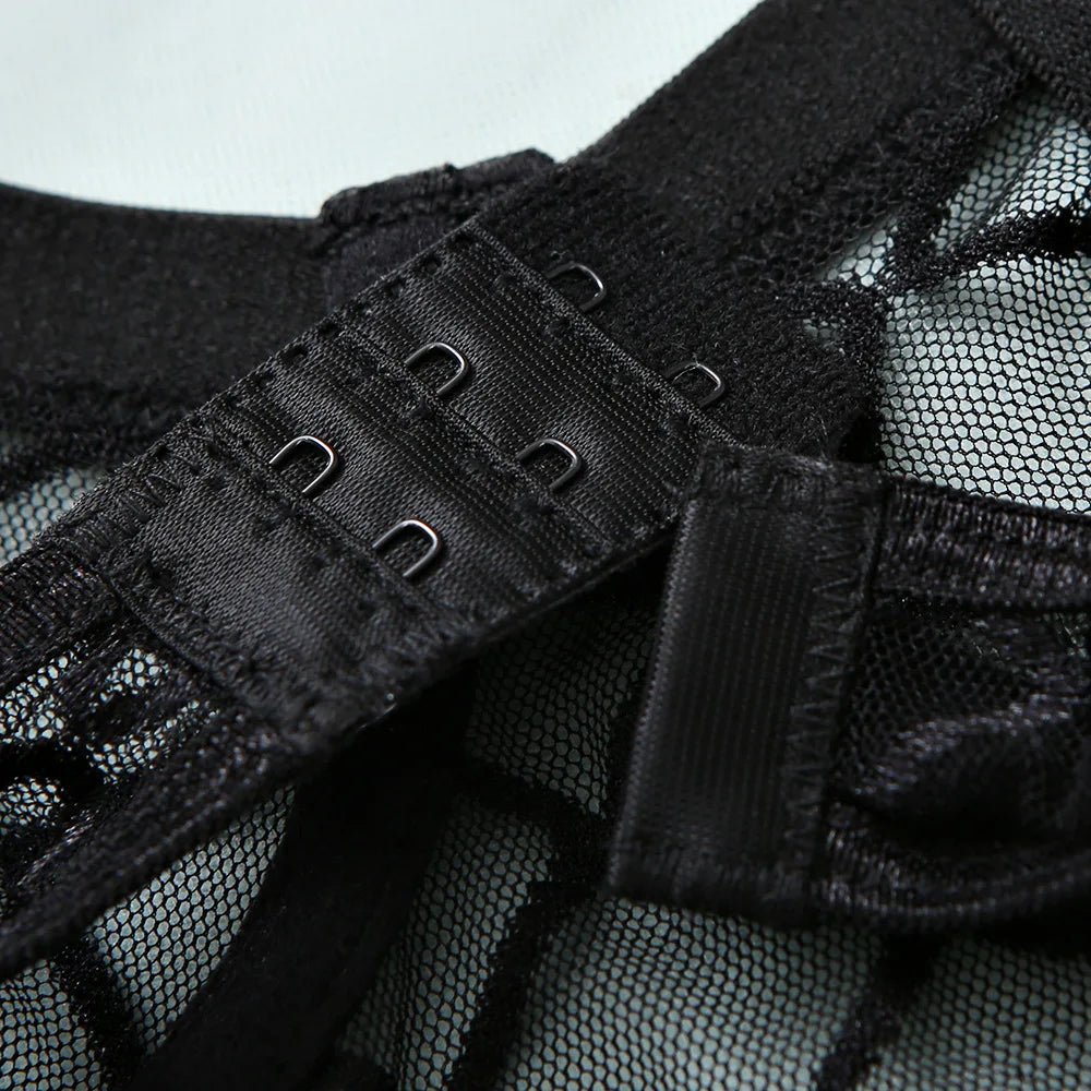 Aria | Cuerpo de trajes